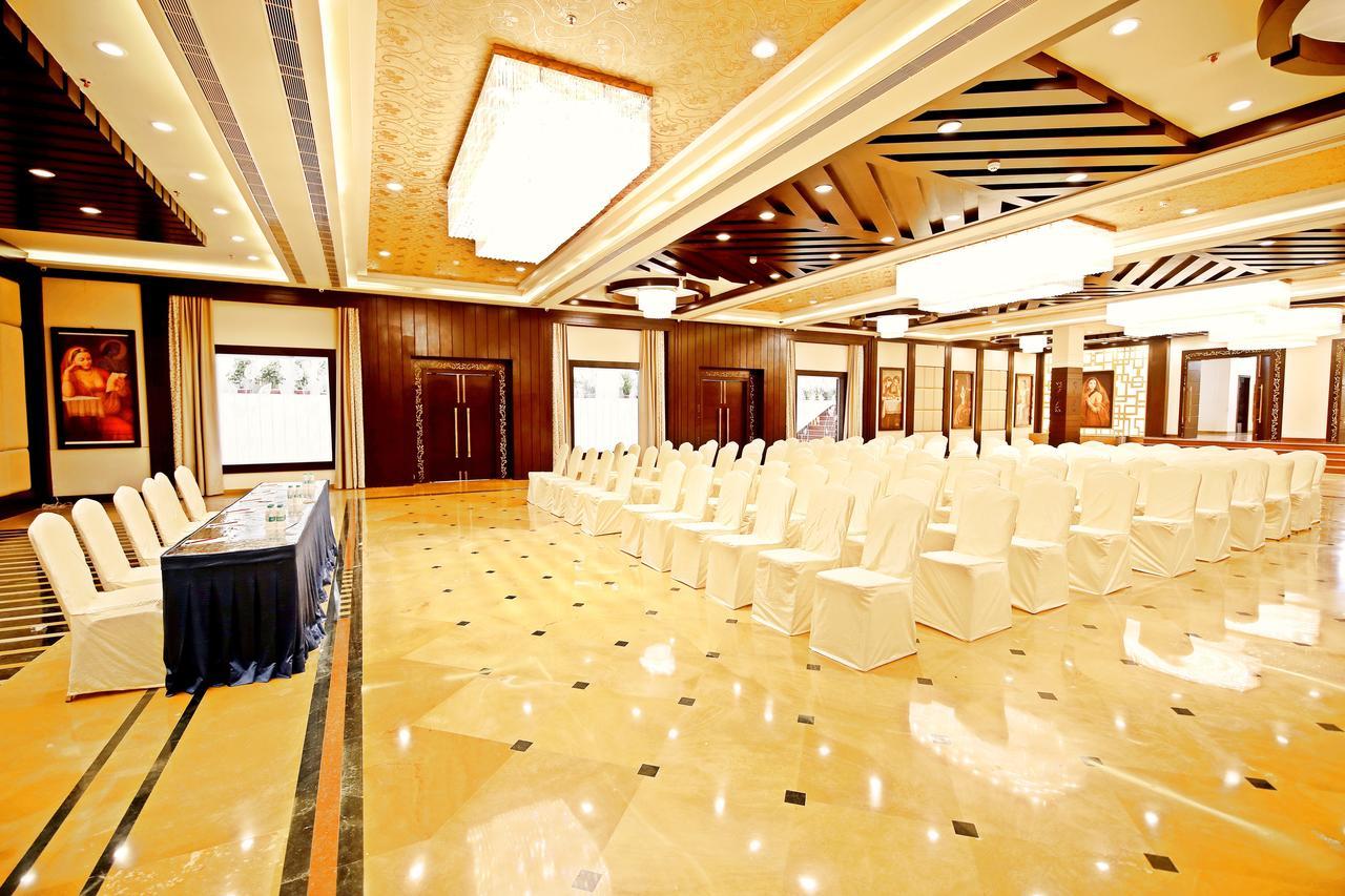 Spectrum Resort, Spa & Residences Udajpur Zewnętrze zdjęcie