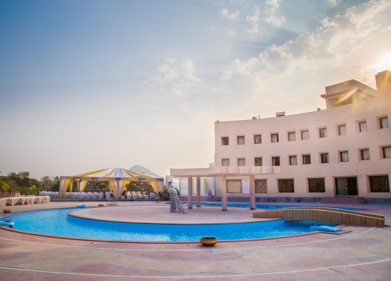 Spectrum Resort, Spa & Residences Udajpur Zewnętrze zdjęcie